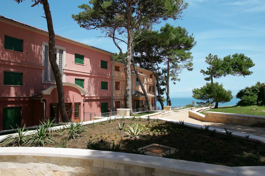Apartments Punta Veli Lošinj Eksteriør billede