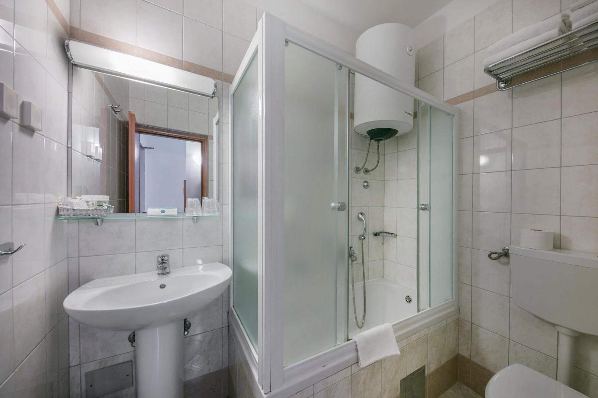 Apartments Punta Veli Lošinj Værelse billede