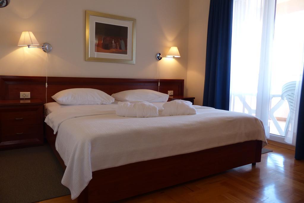 Apartments Punta Veli Lošinj Værelse billede