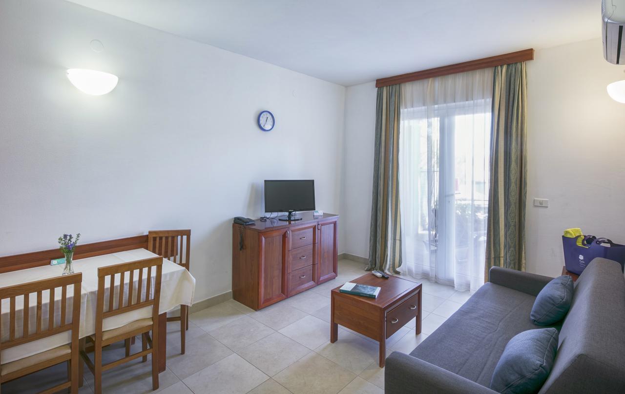 Apartments Punta Veli Lošinj Værelse billede