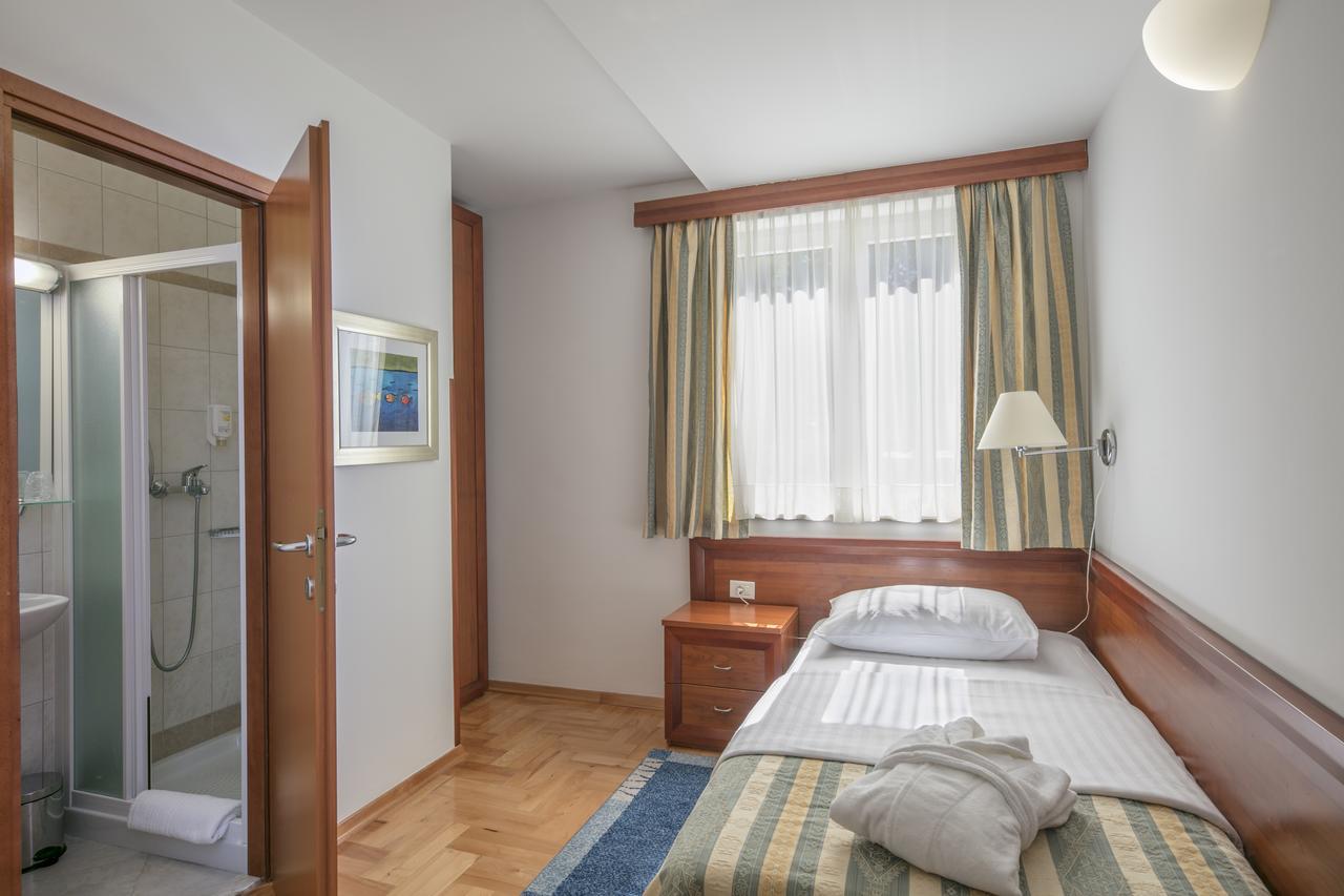 Apartments Punta Veli Lošinj Værelse billede